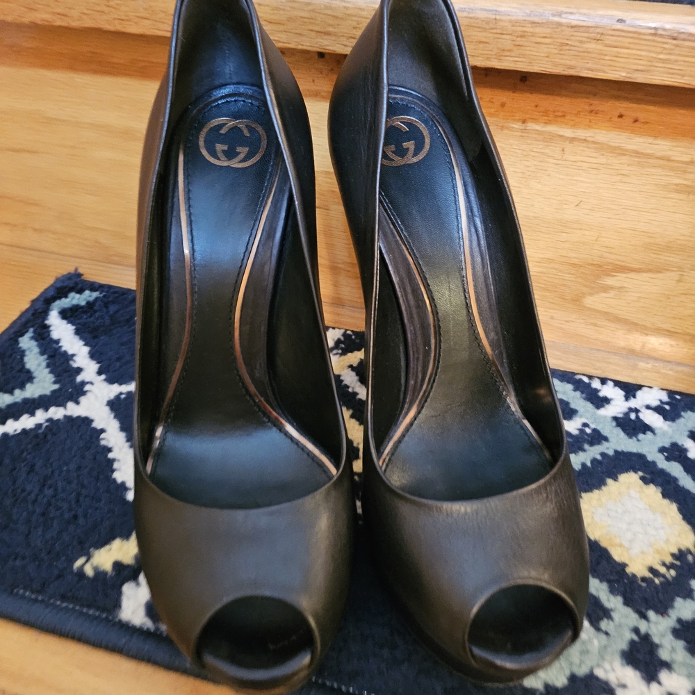Gucci Elegant Black Heels